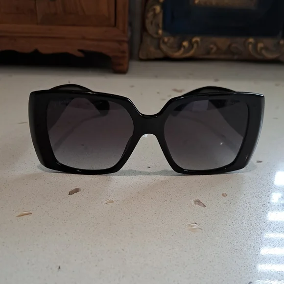NWT CHANEL Black And Gold Sunglasses - Picture 3 of 12